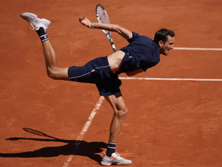 Медведев: в этом году великолепно чувствую себя на Roland Garros