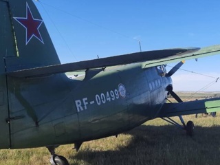 Самолет с парашютистами совершил экстренную посадку в Челябинской области