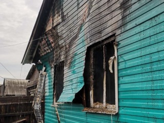 Дети и пытавшийся спасти их отец погибли, пока мать была в гостях