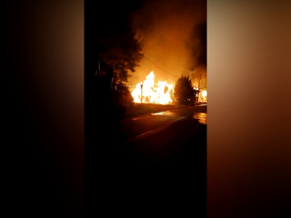 В Новгородской области ночью сгорели три дома