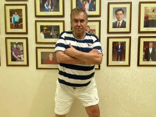 Садальский расстроился, что из гостиницы Ялты убрали фото украинского ведущего