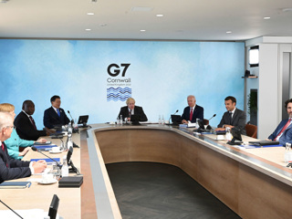 G7 поддерживает нормандские усилия Германии и Франции