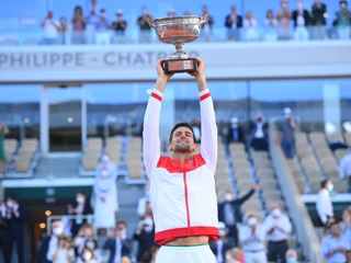 Джокович: я горд, что выиграл один из величайших трофеев в теннисе