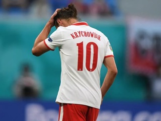Польша Словакия. Игрок Локомотива Крыховяк получил красную карточку