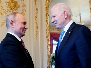 Песков высказался о встречах Путина с Байденом и Зеленским