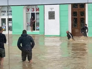 В Керчи началась эвакуация жителей подтопленных районов