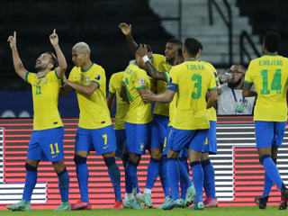 Сборная Бразилии дожала колумбийцев на десятой добавленной минуте