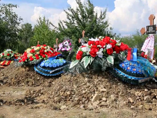 Таких масштабных похорон в ЛНР не было давно