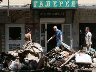 Сергей Аксенов выделил 58 миллионов рублей для пострадавших от потопа в Крыму
