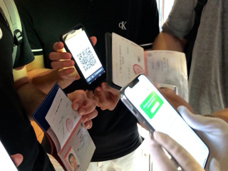 В ресторан по QR-коду: в Москве начали действовать новые правила