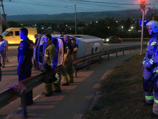 Автобус с детьми попал в аварию в Крыму