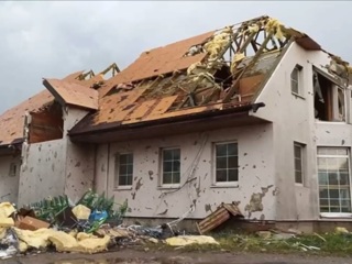 Торнадо ударил по Чехии: есть погибшие и пострадавшие