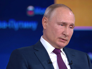 Это просто подонки: Путин рассказал, как бороться с телефонными мошенниками