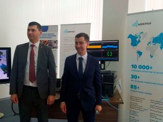 Мишустину показали первую базовую станцию 5G, сделанную в Томске