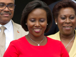 Посольство Гаити опровергает смерть жены убитого президента
