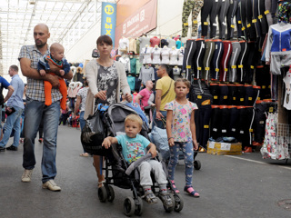 Выплаты для родителей: почти 7 млн россиян уже подали заявку на Госуслугах