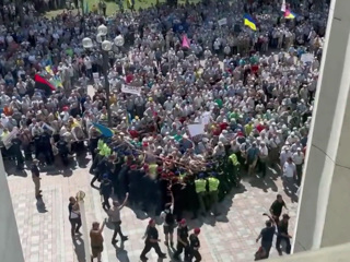 Горячее лето в Киеве: ветераны штурмовали Раду и правительство