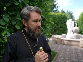 Патриарх Кирилл наградил митрополита Илариона орденом Радонежского
