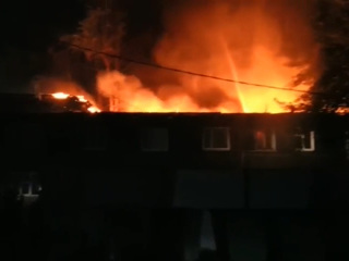 В Нефтеюганске 50 жителей эвакуировали из горящего дома