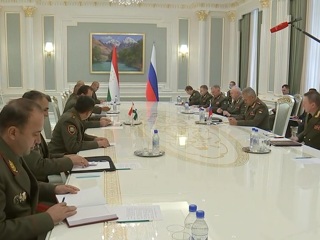 Сергей Шойгу обсудил со своим коллегой вопросы безопасности таджикско-афганской границы