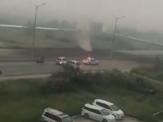 В Якутске перекрыли улицу из-за прорыва газопровода