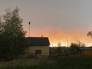 Из-за лесного пожара в Якутии эвакуировали поселок