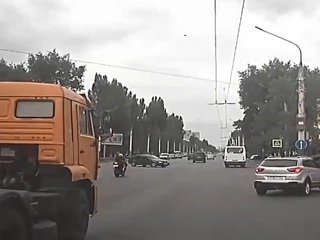 Гибель мотоциклиста в Воронеже попала на видео