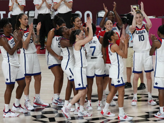 Баскетболистки из США в седьмой раз кряду выиграли золото Олимпийских игр