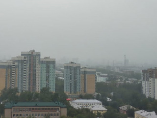 Из-за смога и жары на улицы Екатеринбурга выйдет поливальная техника