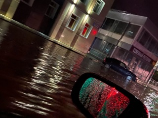 Улицы Вологды утонули после ночного ливня