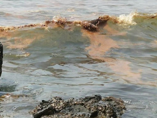 На Каме обнаружено 150-метровое нефтяное пятно