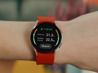 Вести.net. Samsung показала продвинутые смарт-часы и непромокаемые складные смартфоны
