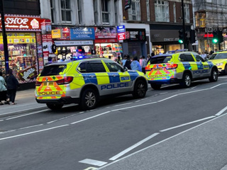 В центре Лондона мужчину несколько раз ударили ножом