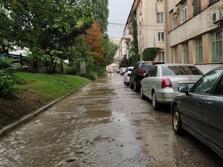 1,5 месячной нормы осадков выпало в Симферополе: водой накрыло дома