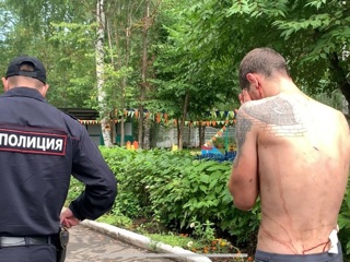 Разбил стекло: в Иванове полуголый мужчина проник на территорию детского сада