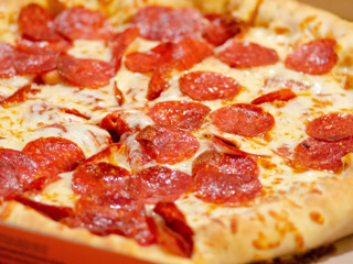 Более 170 человек отравились пиццей в Ереване