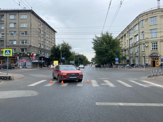 На пешеходном переходе: в центре Новосибирска ﻿двухлетнего мальчика сбил автомобилист