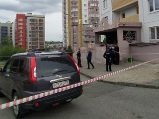 Жителя Казани в упор застрелили в подъезде многоэтажки