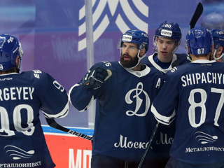 Москва победила Минск в споре хоккейных 