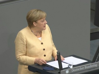 Меркель стала плюшевым мишкой, президент ФРГ может 