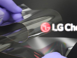 LG показала "твердое, как стекло" покрытие для складных смартфонов