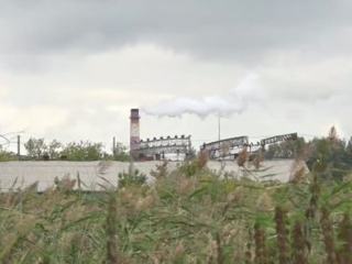 Жители Омска снова жалуются на химические выбросы