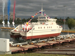 Первое построенное в России безэкипажное судно отправили заказчику