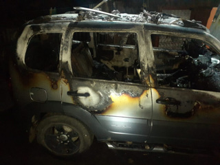 Гори оно все синим пламенем: мужчина спалил машину родственника из-за конфликта
