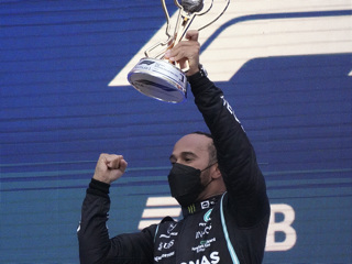 Первый в истории: Хэмилтон одержал сотую победу на "Формуле-1"