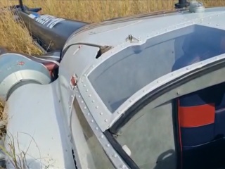 В Елизовском районе вертолет завалился на бок при посадке