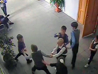 Новосибирская прокуратура проверит информацию об избиении ребенка в школе