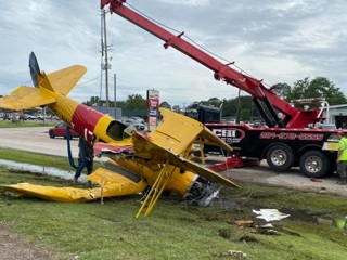 Самолет рухнул на шоссе в Техасе