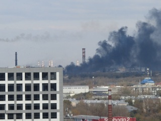 В Челябинске горит электрометаллургический комбинат