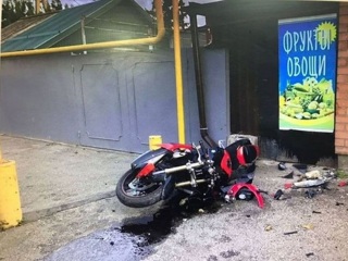 В Ставрополе мотоциклист погиб, врезавшись в стену